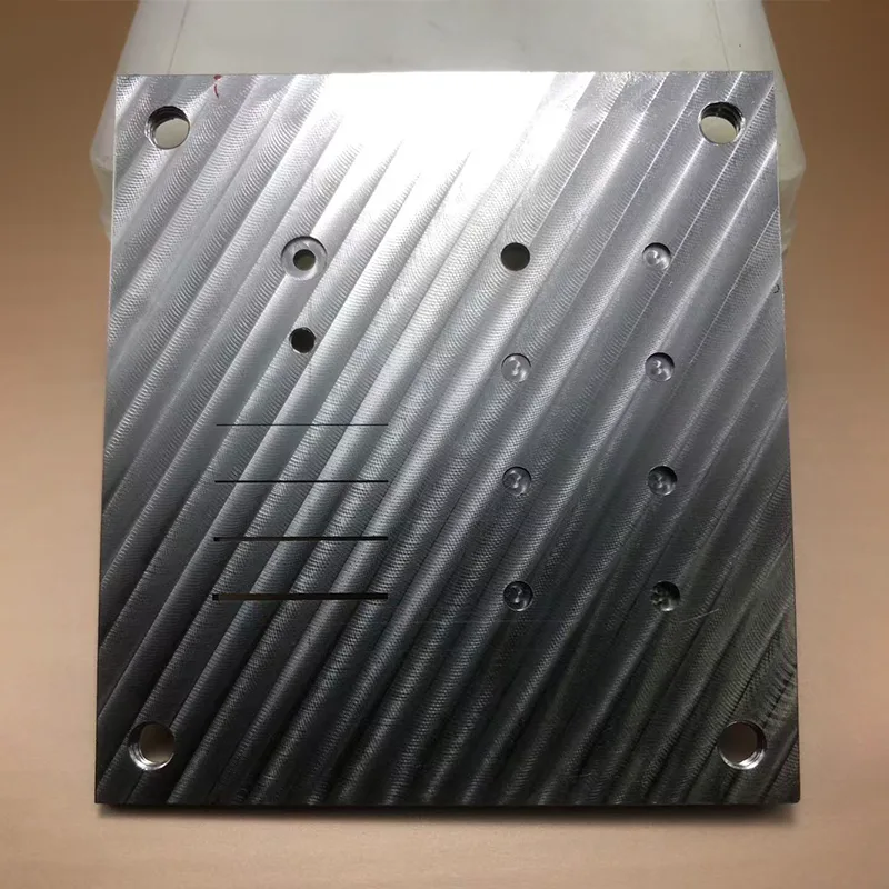 Präzisionskomponenten für die Metallbearbeitung mit Mikronuten