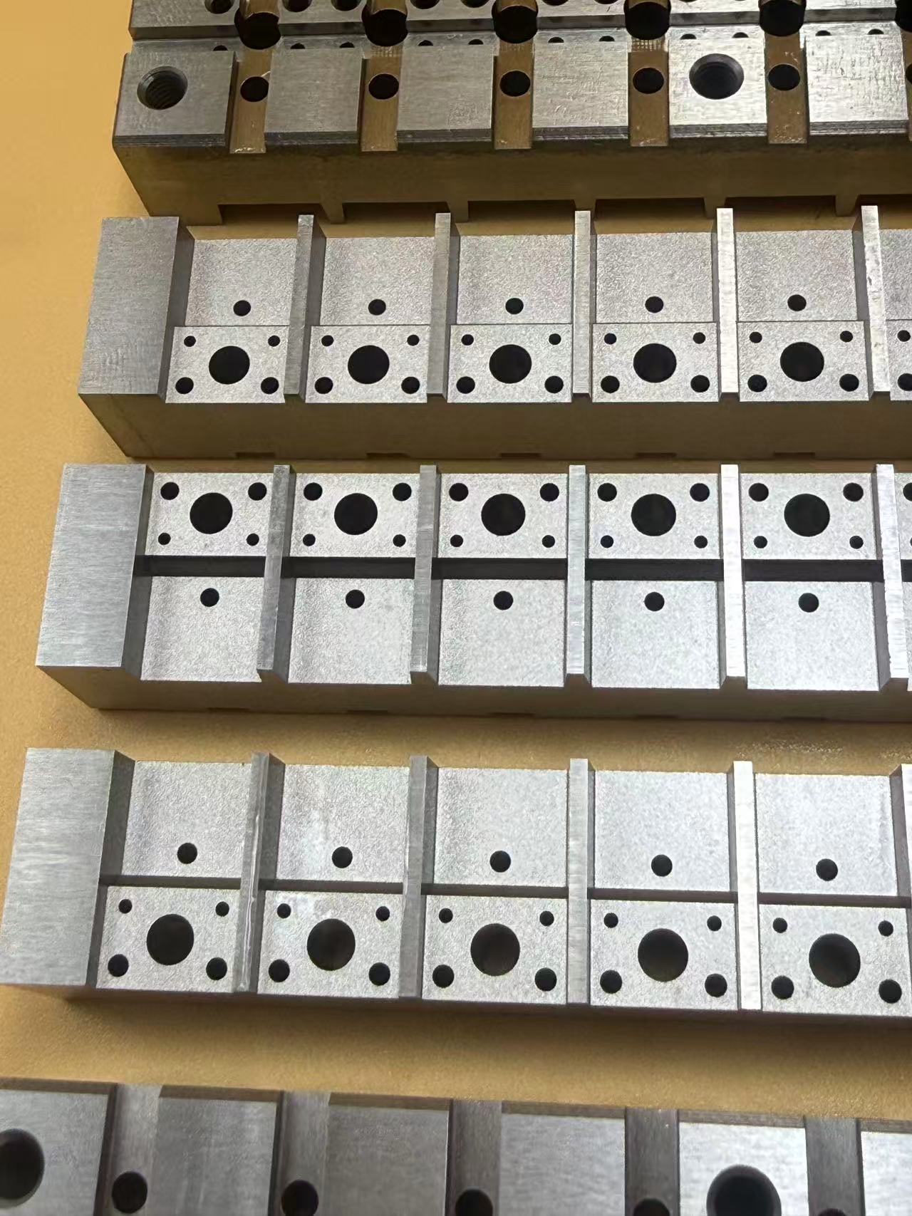 Welche Vorteile bietet die Verfahrenstechnik Präzisionsdrahtschneiden in der Zerspanung?